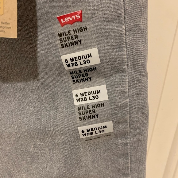 Levi's
Women's Mile High Super Skinny Jeans - Picture 4 of 13